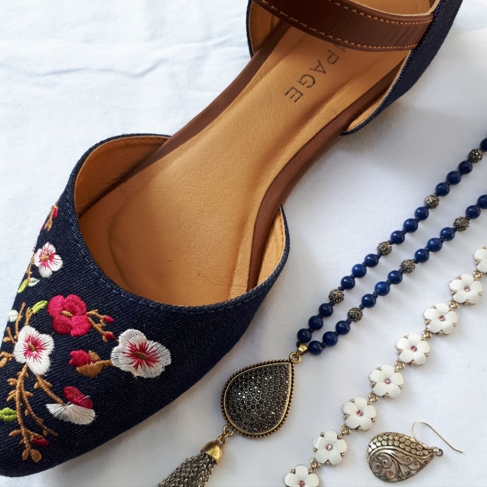 Rampage embroidered flats, size 9